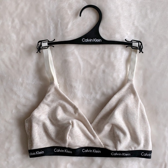 NWT Calvin Klein Triangle Bralette Size Medium - Picture 1 of 4
